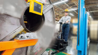 部材を運搬し、製造設備にセットできる新しい装置