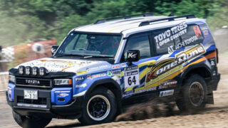 サポートチーム参戦車両